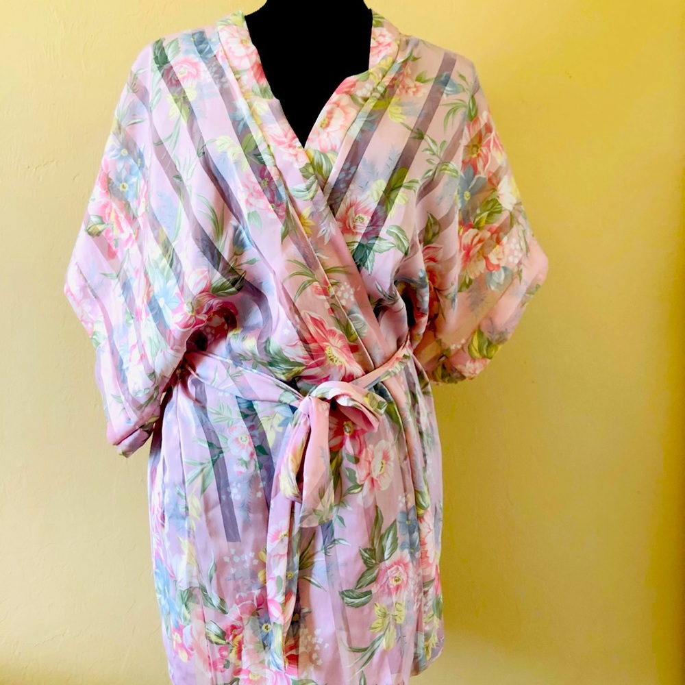 VINTAGE Lucie Ann II Floral Robe Size Small Extreme Good Condition